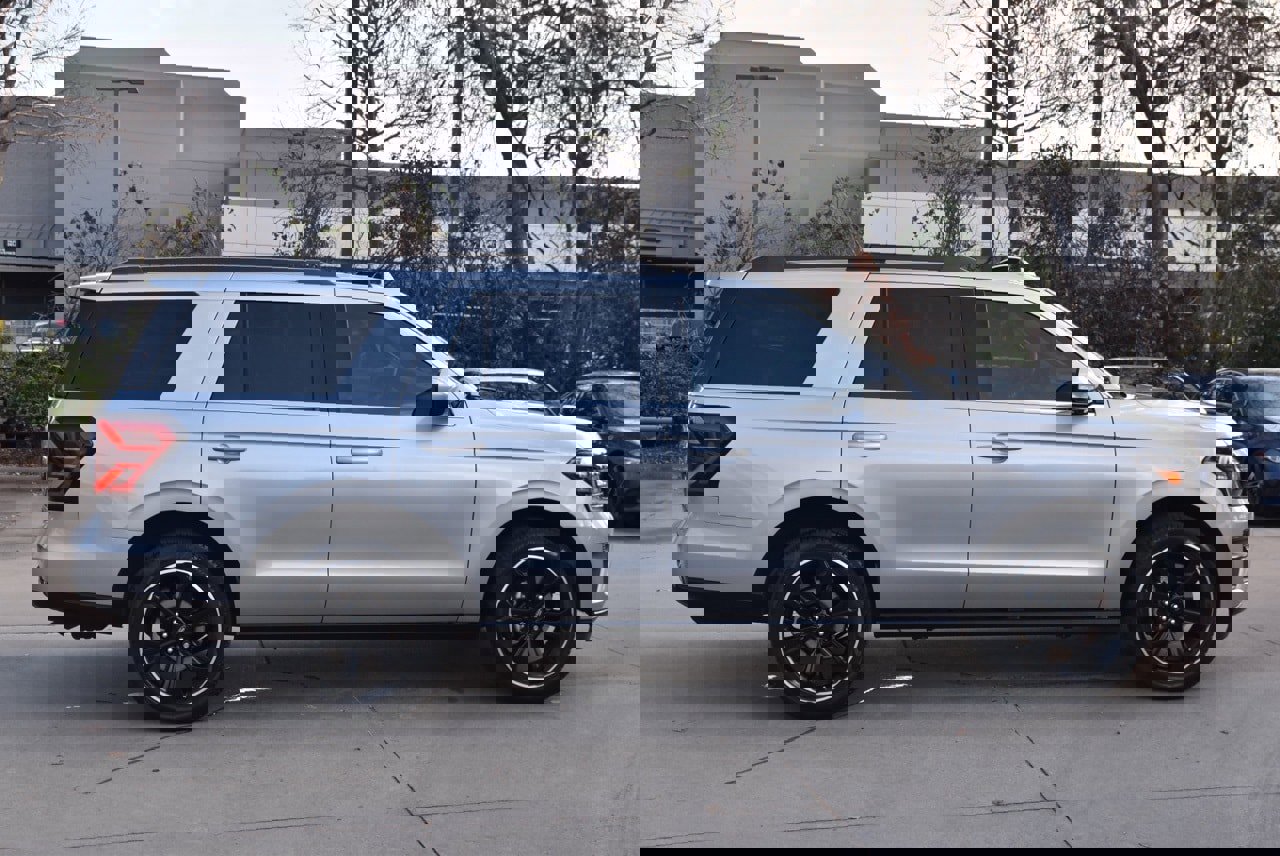 Certified 2024 Ford Expedition Limited image 6