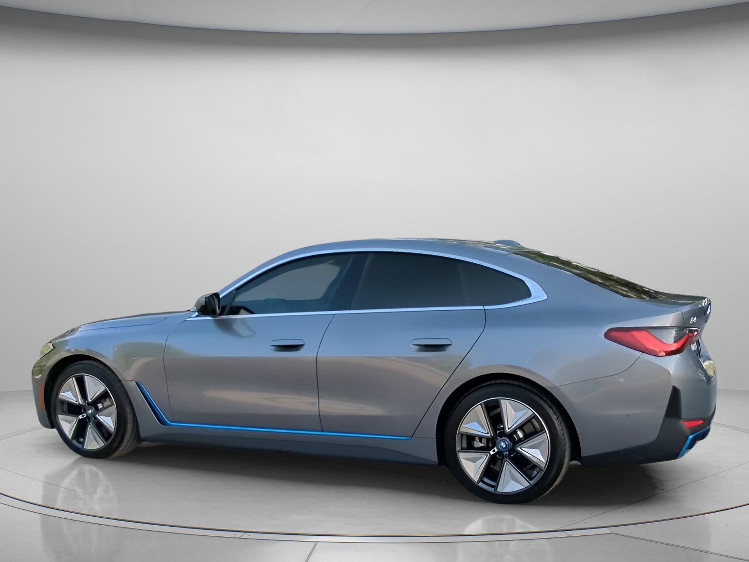 Used 2023 BMW i4 eDrive40 w/ Premium Package RWD image 18