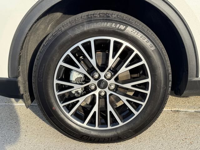 Certified 2025 Ford Escape SE w/ PHEV Premium Package image 13