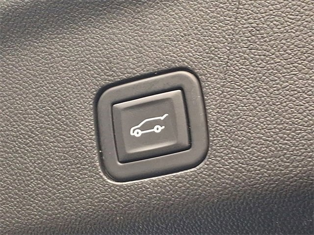 Used 2023 Chevrolet Suburban Z71 w/ Luxury Package image 35