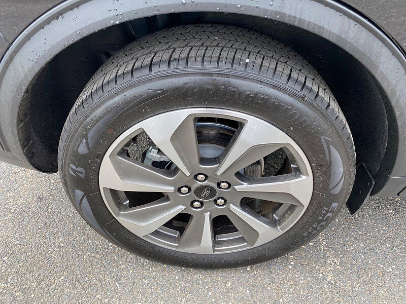 Certified 2025 Ford Escape Platinum AWD/4WD image 16