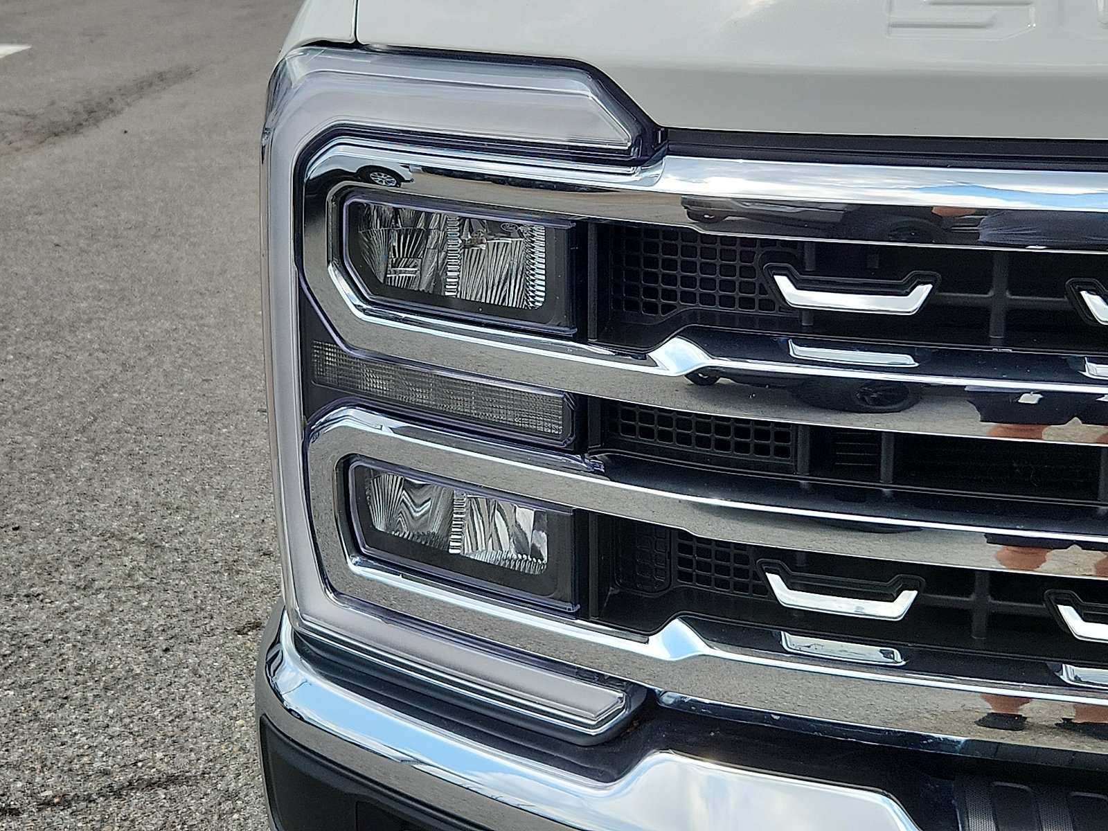 Certified 2024 Ford F350 Lariat w/ Lariat Ultimate Package AWD/4WD image 9