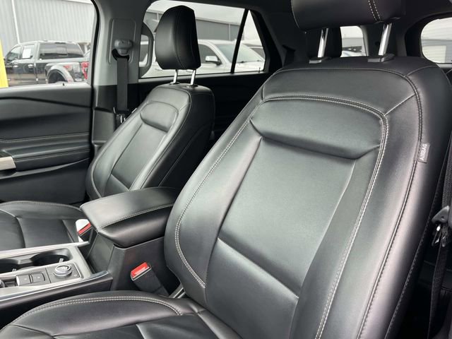 Certified 2022 Ford Explorer XLT w/ Equipment Group 202A image 30