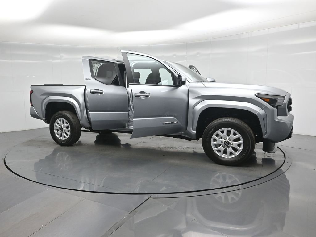 Used 2024 Toyota Tacoma SR5 image 33