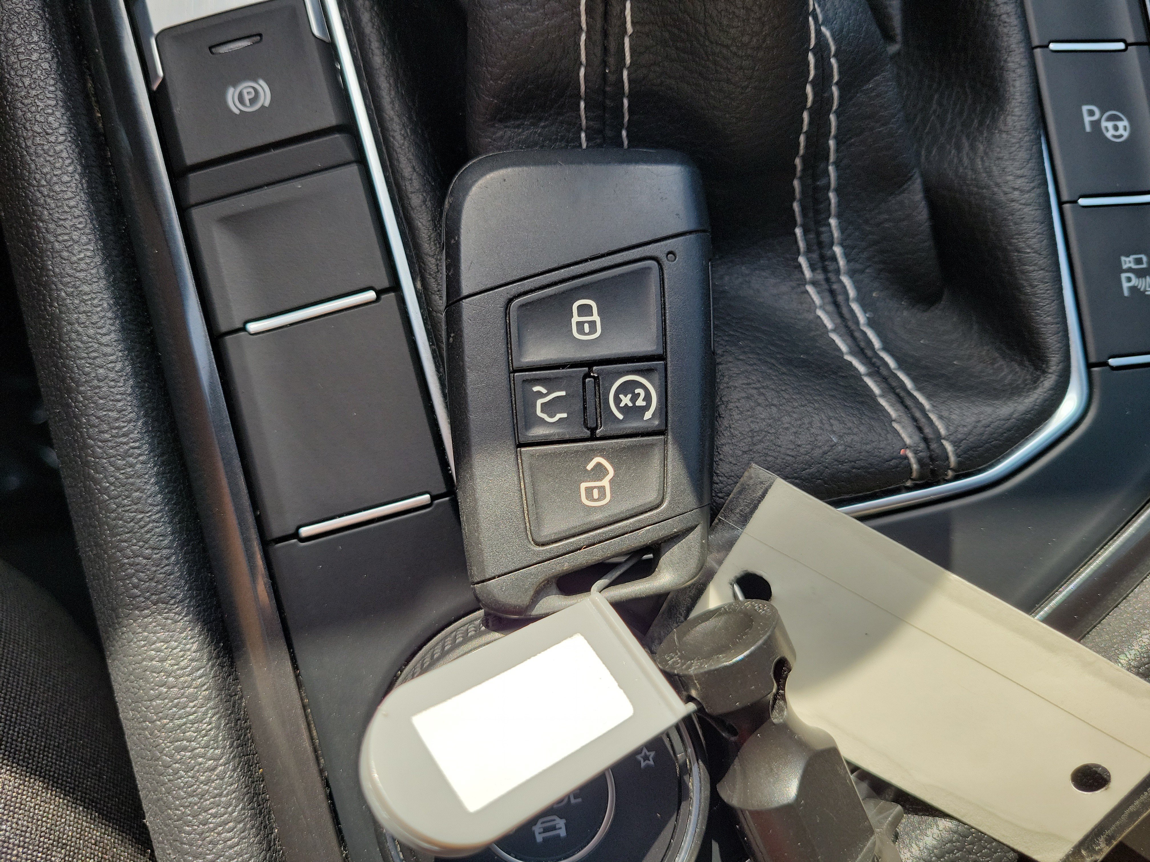 Used 2023 Volkswagen Tiguan SEL R-Line AWD/4WD image 30