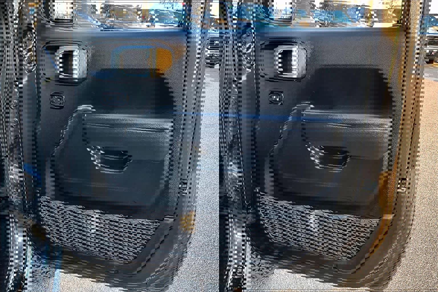 Used 2025 Jeep Wrangler Unlimited Rubicon image 21