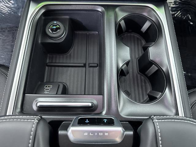 Certified 2026 Ford Expedition Platinum w/ Stealth Appearance Package image 35