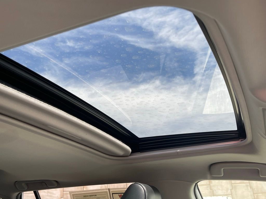 Used 2019 Toyota RAV4 XLE Premium w/ Cold Weather Package AWD/4WD image 18