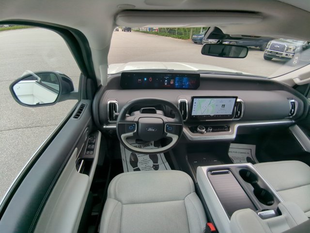Certified 2025 Ford Expedition Max Platinum w/ Platinum Ultimate Package AWD/4WD image 24