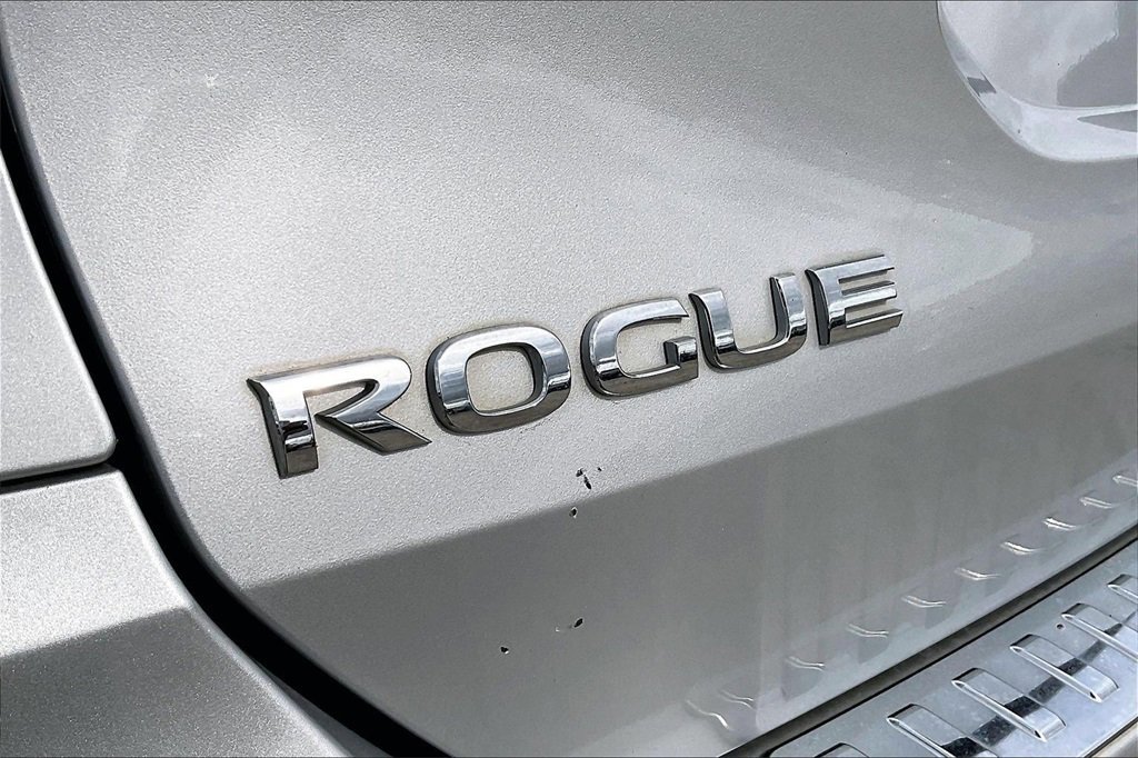 Used 2017 Nissan Rogue SL w/ SL Premium Package image 21