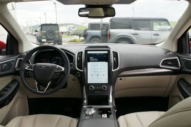Certified 2022 Ford Edge Titanium w/ Class II Trailer Tow Package image 38