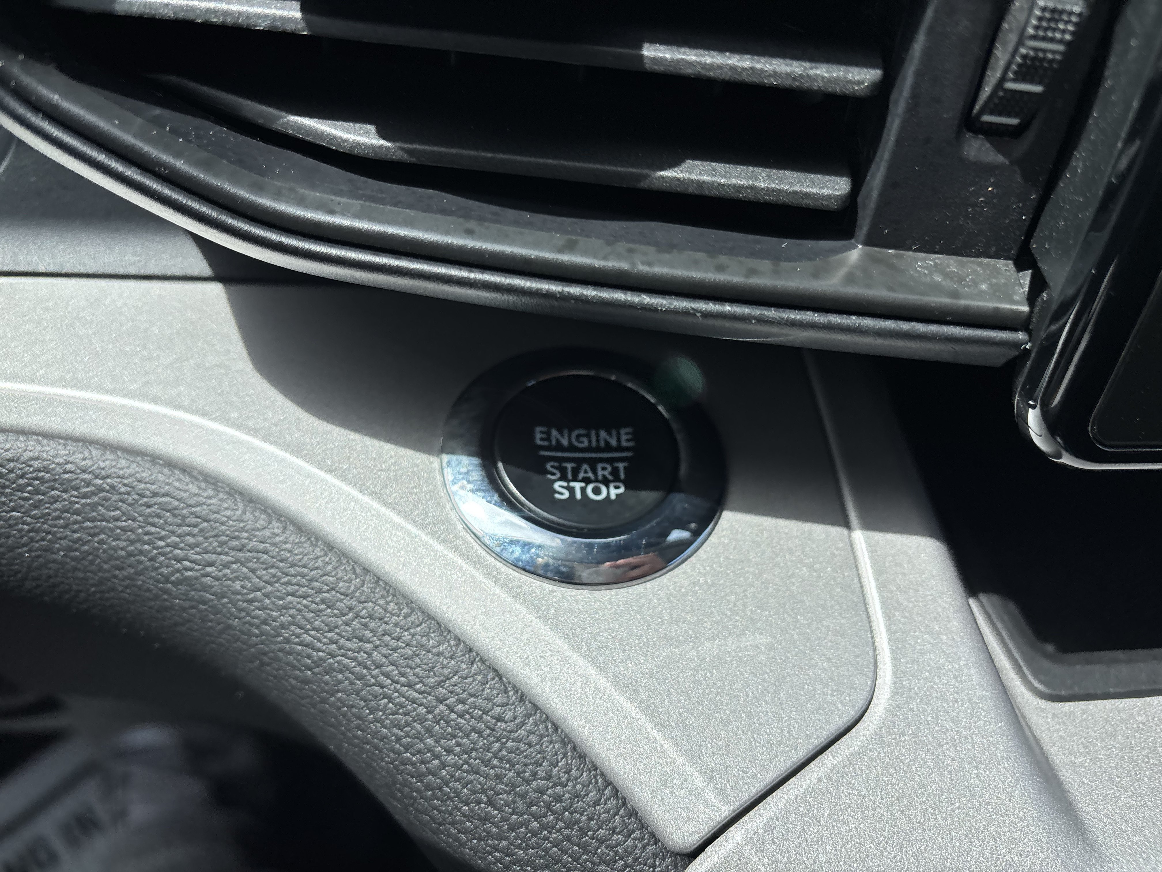 Certified 2023 Ford Explorer XLT RWD image 35