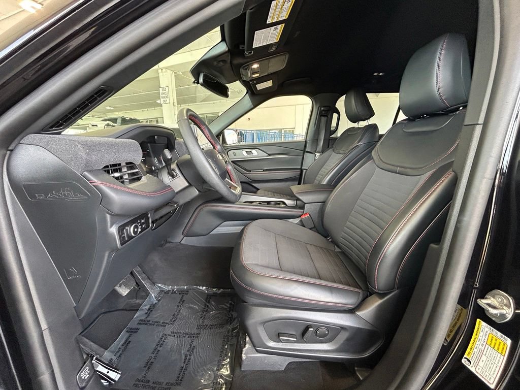 Certified 2026 Ford Explorer ST-Line w/ ST-Line Street Pack RWD image 11