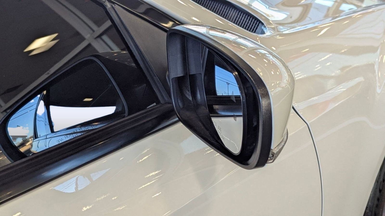 Used 2023 Chrysler 300 C image 21