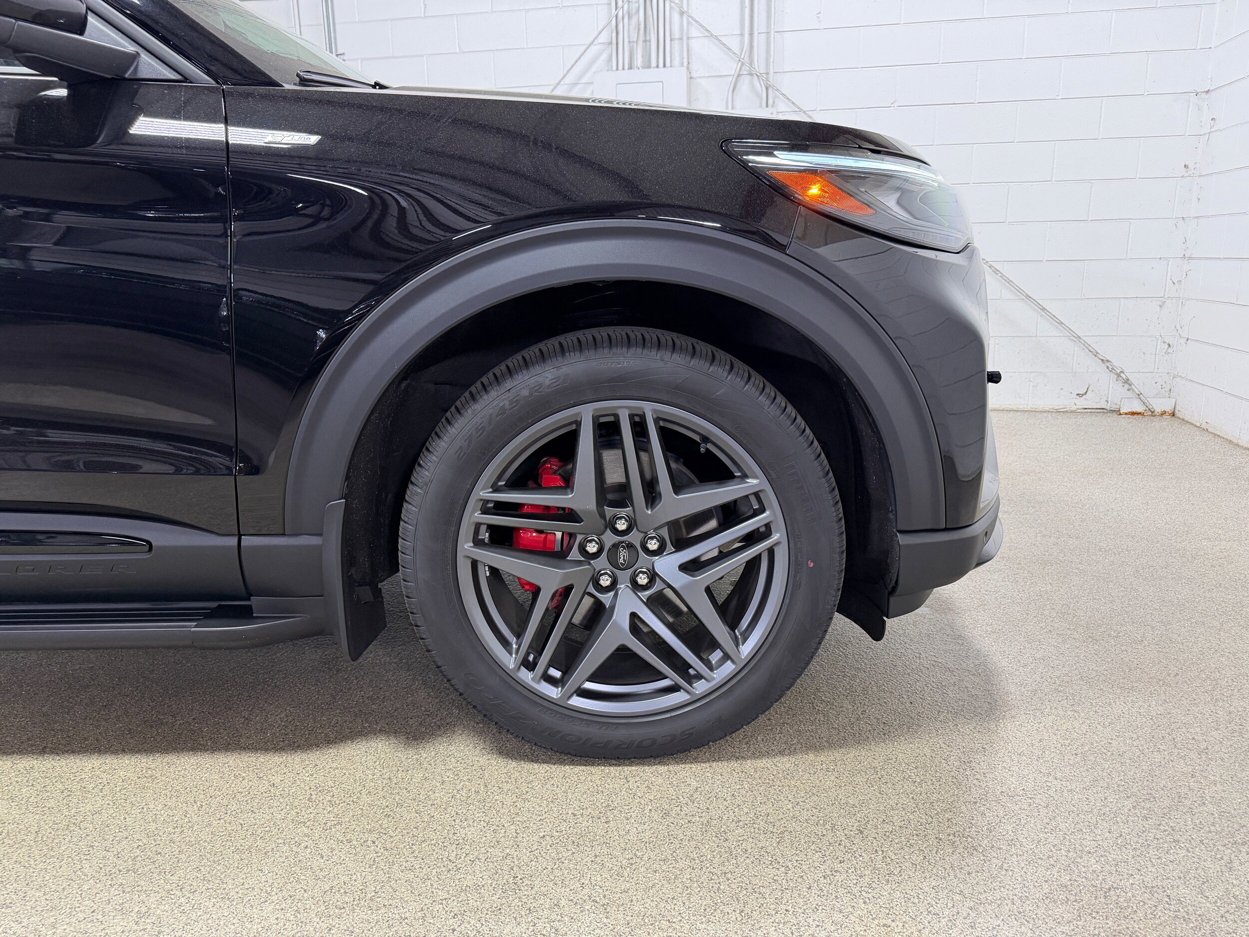 Certified 2025 Ford Explorer ST-Line w/ Premium Package AWD/4WD image 36