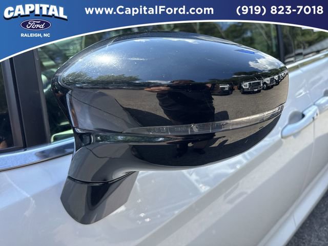 Used 2024 Chrysler Pacifica Limited FWD image 12