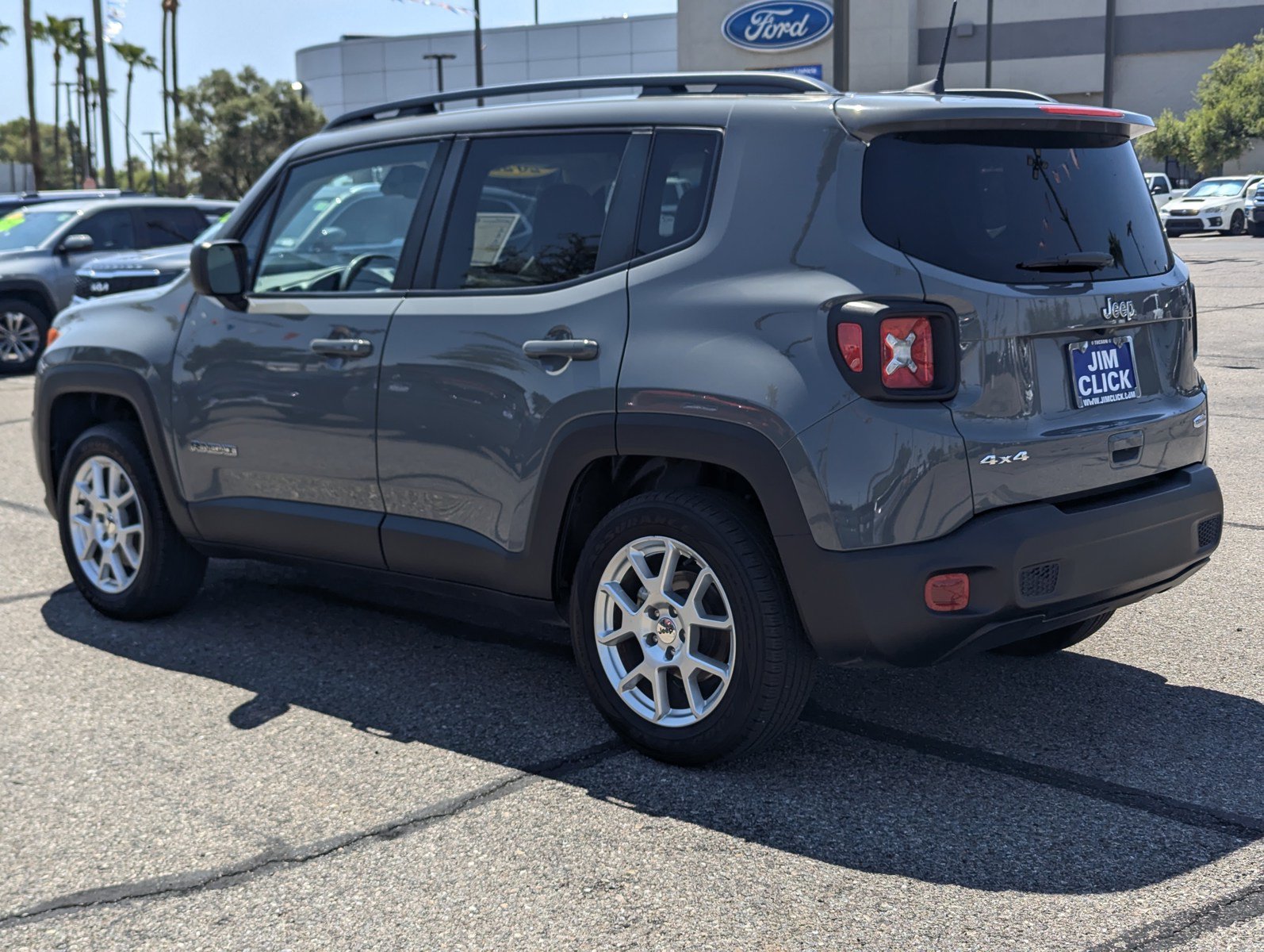 Used 2022 Jeep Renegade Latitude AWD/4WD image 5