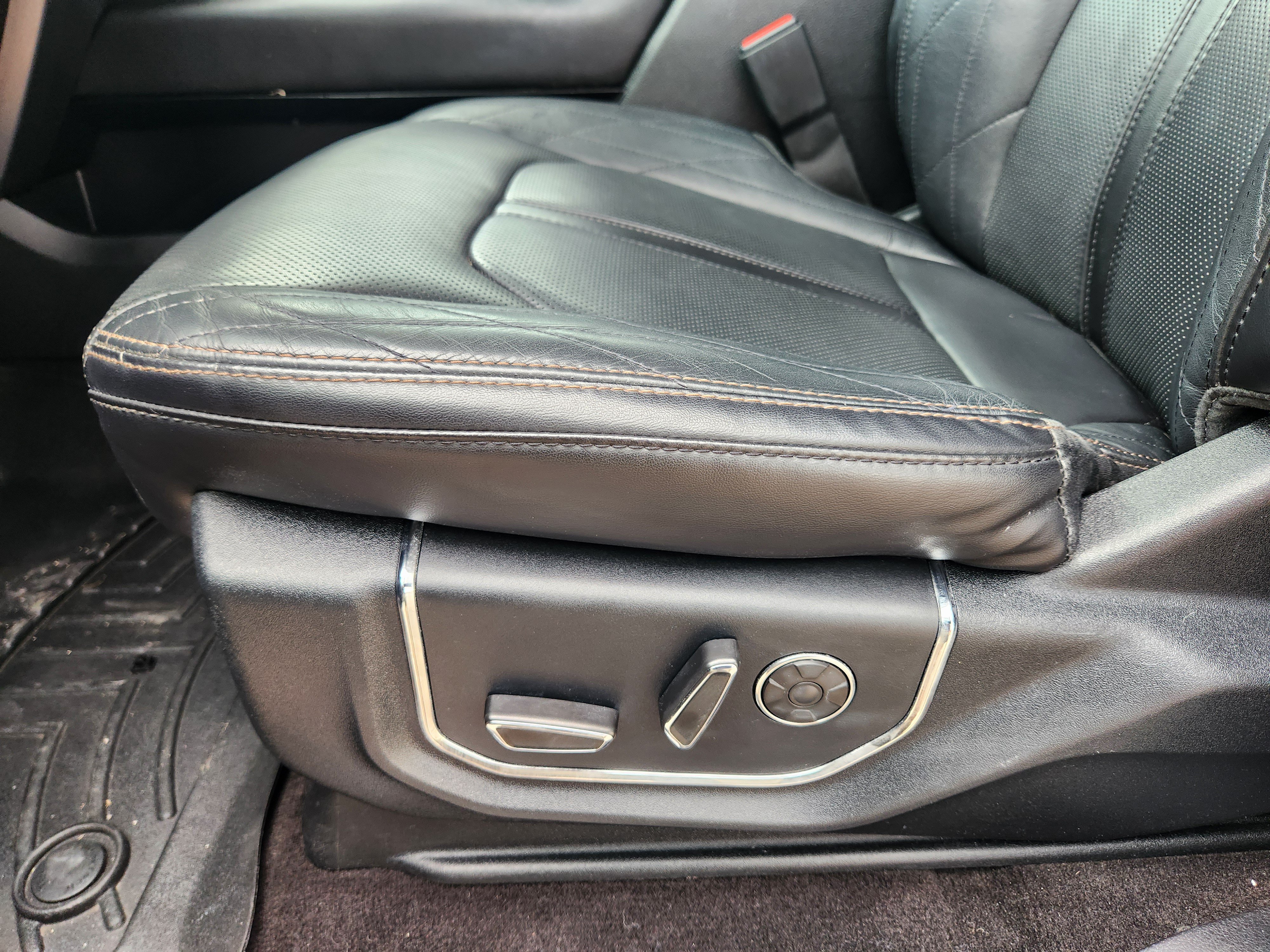 Certified 2020 Ford Expedition Platinum RWD image 17