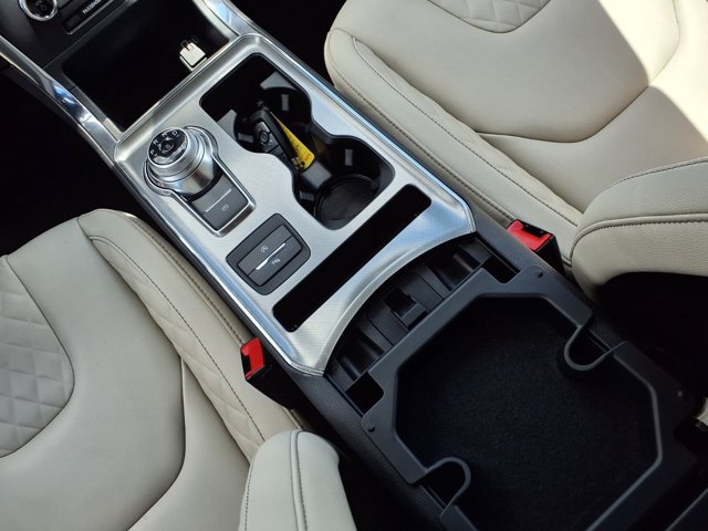 Certified 2024 Ford Edge Titanium AWD/4WD image 14