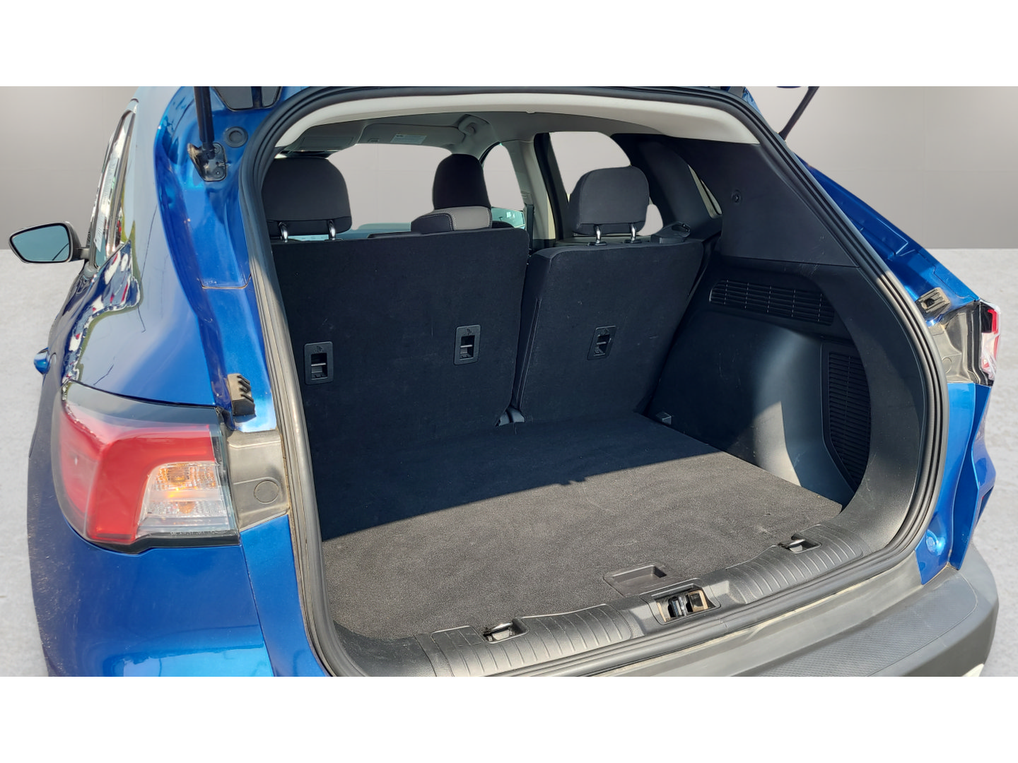 Certified 2022 Ford Escape SE w/ Cold Weather Package FWD image 26