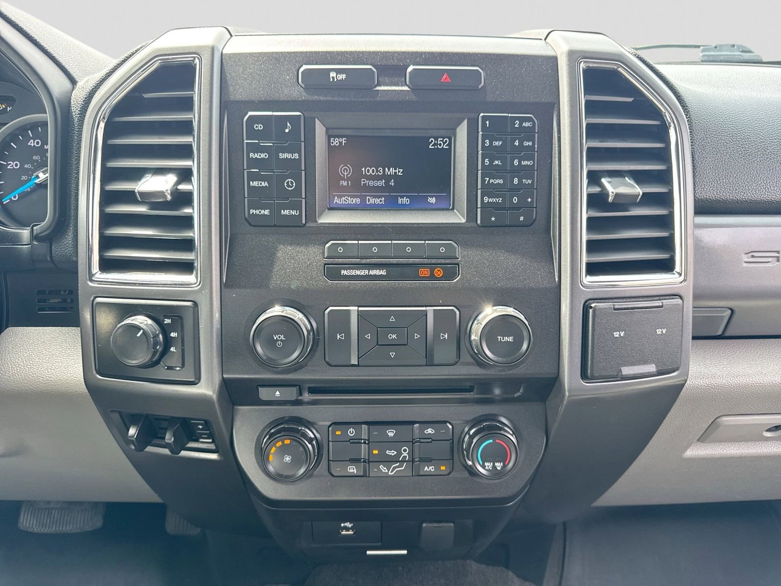 Certified 2017 Ford F250 XLT AWD/4WD image 30