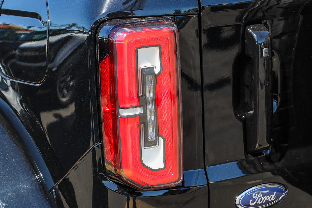 Certified 2025 Ford Bronco Outer Banks AWD/4WD image 13
