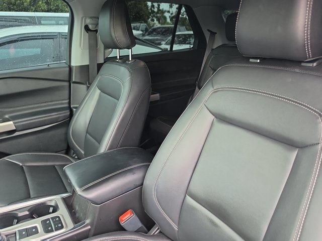 Certified 2024 Ford Explorer XLT w/ Equipment Group 202A RWD image 20
