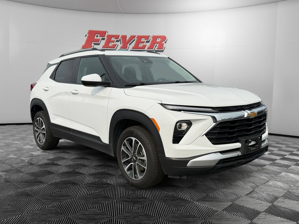 Used 2025 Chevrolet TrailBlazer LT AWD/4WD image 7
