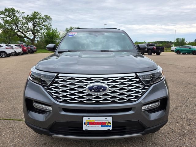 Certified 2023 Ford Explorer Platinum w/ Technology Package AWD/4WD image 3
