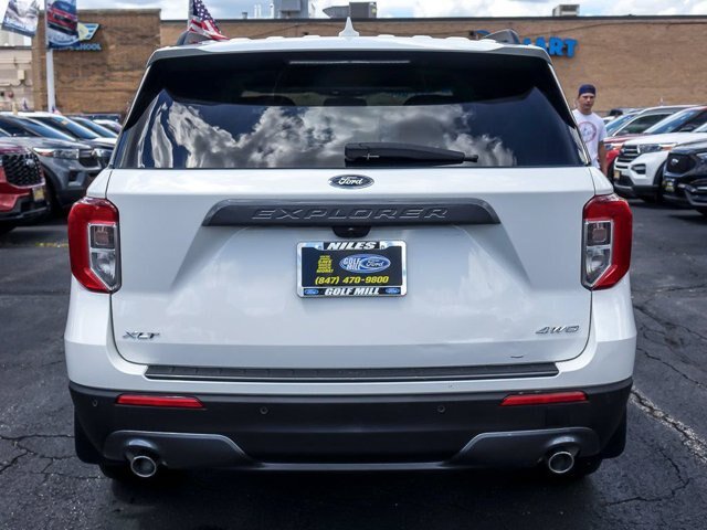Certified 2023 Ford Explorer XLT w/ XLT Sport Appearance Package AWD/4WD image 8