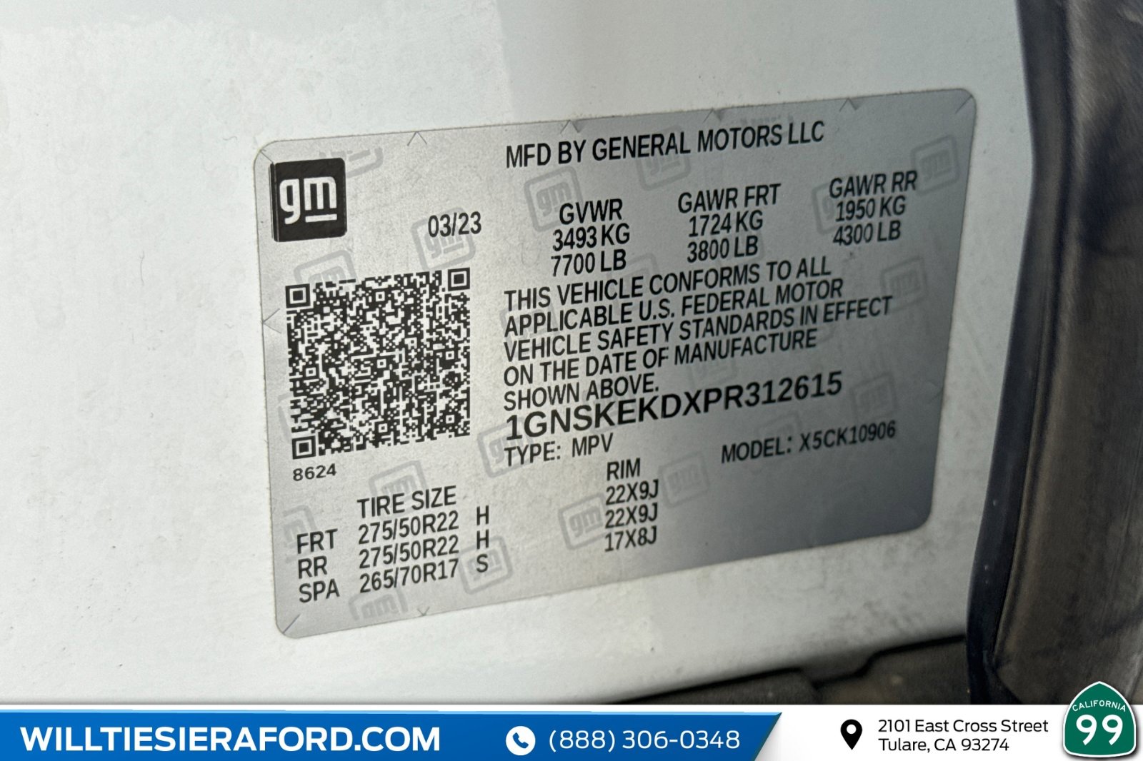 Used 2023 Chevrolet Suburban RST w/ Luxury Package image 16