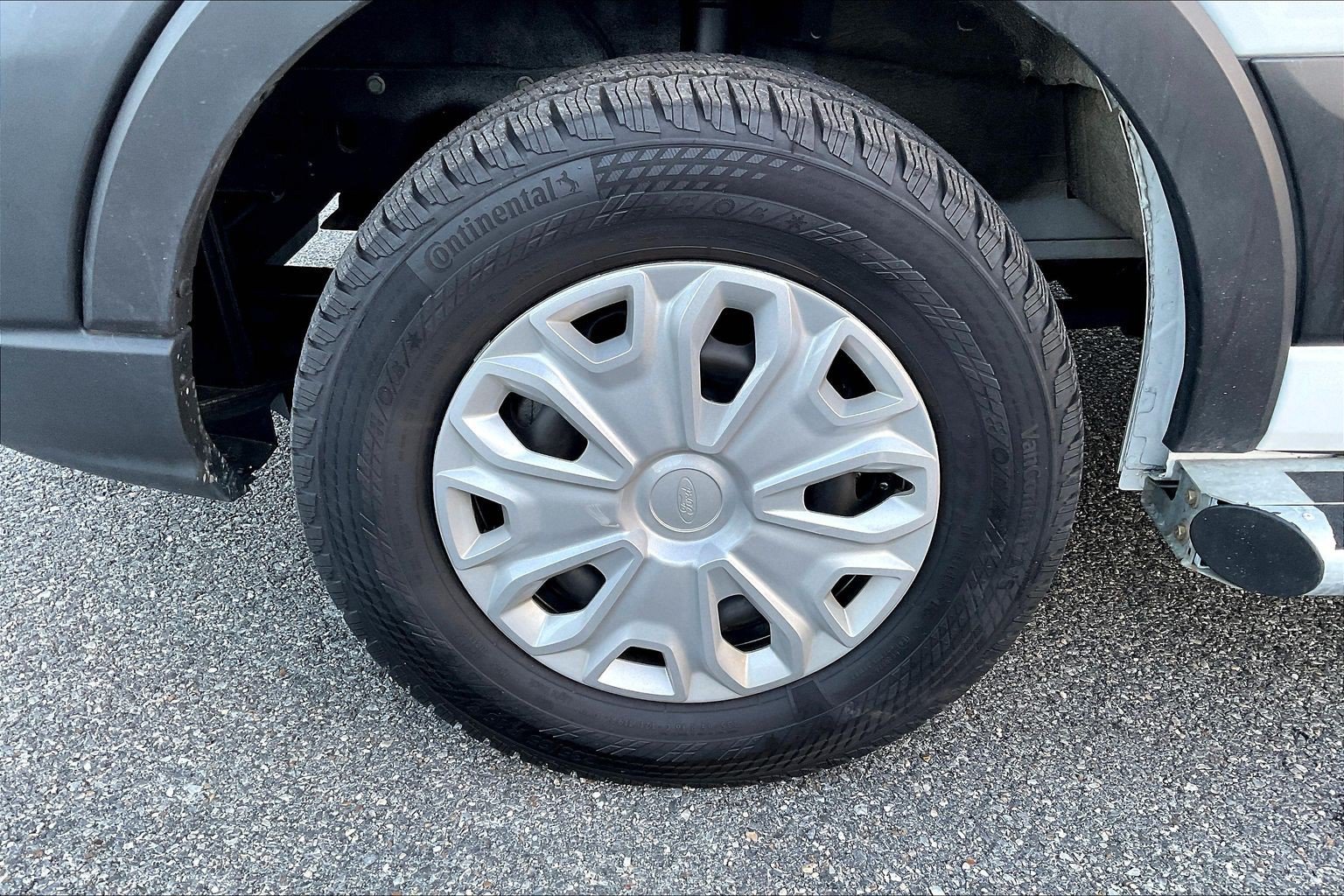 Certified 2024 Ford Transit 250 Low Roof w/ Exterior Upgrade Package RWD image 9