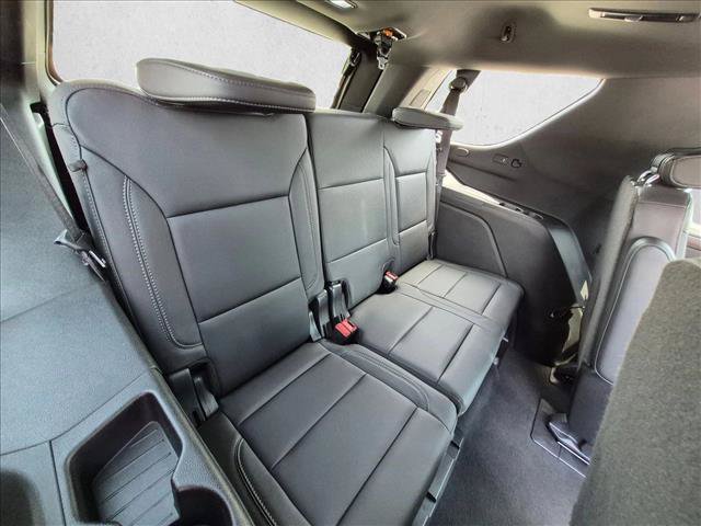 Used 2022 Chevrolet Tahoe Z71 w/ Luxury Package AWD/4WD image 19