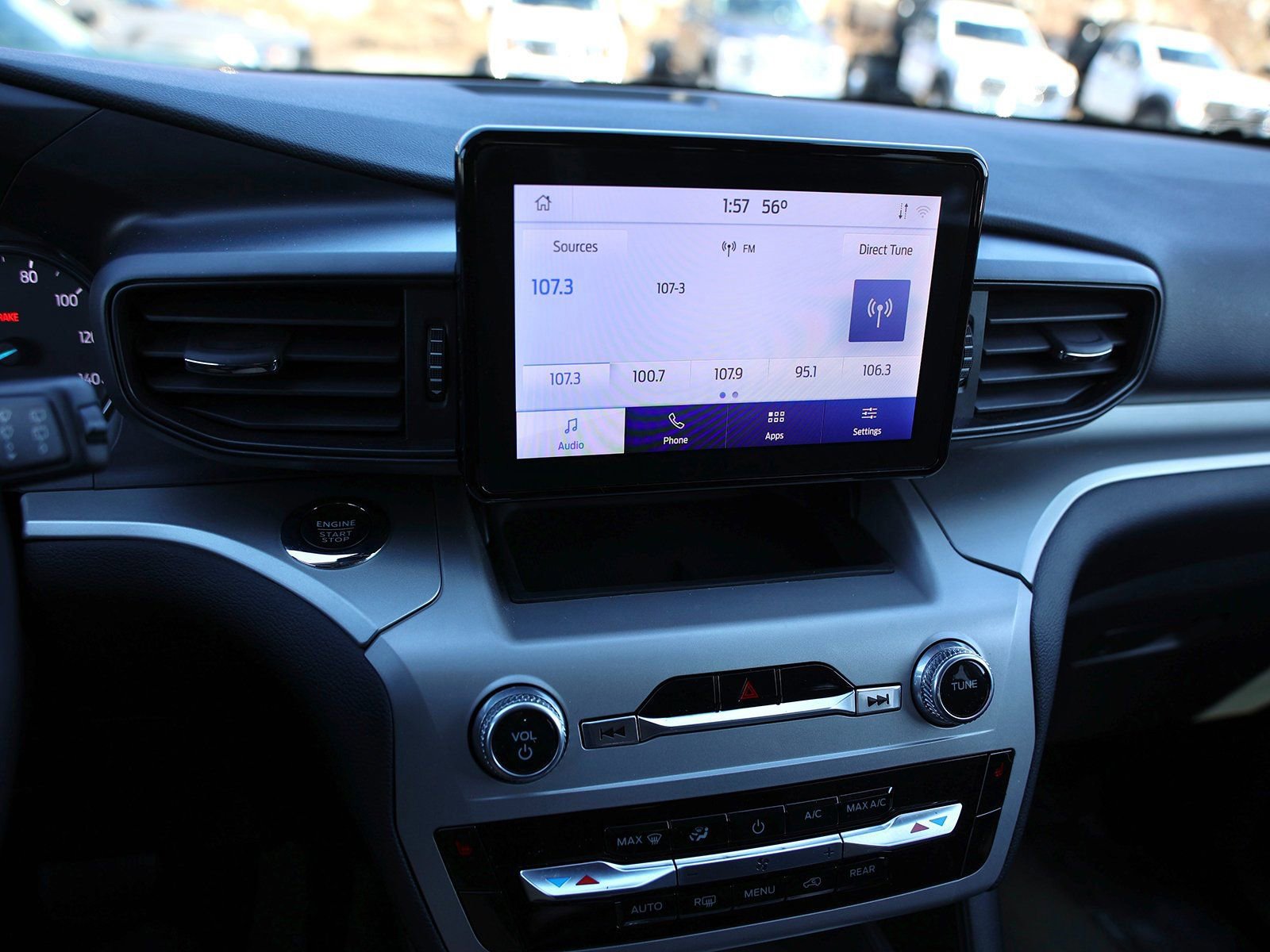 Certified 2022 Ford Explorer XLT w/ Class IV Trailer Tow Package image 27