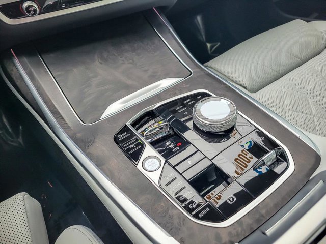 Used 2023 BMW X7 xDrive40i w/ Executive Package image 25