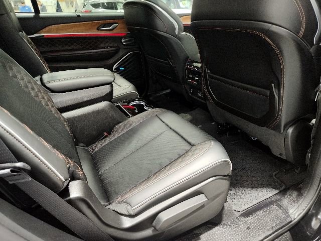 Used 2023 Jeep Grand Cherokee L Summit AWD/4WD image 20