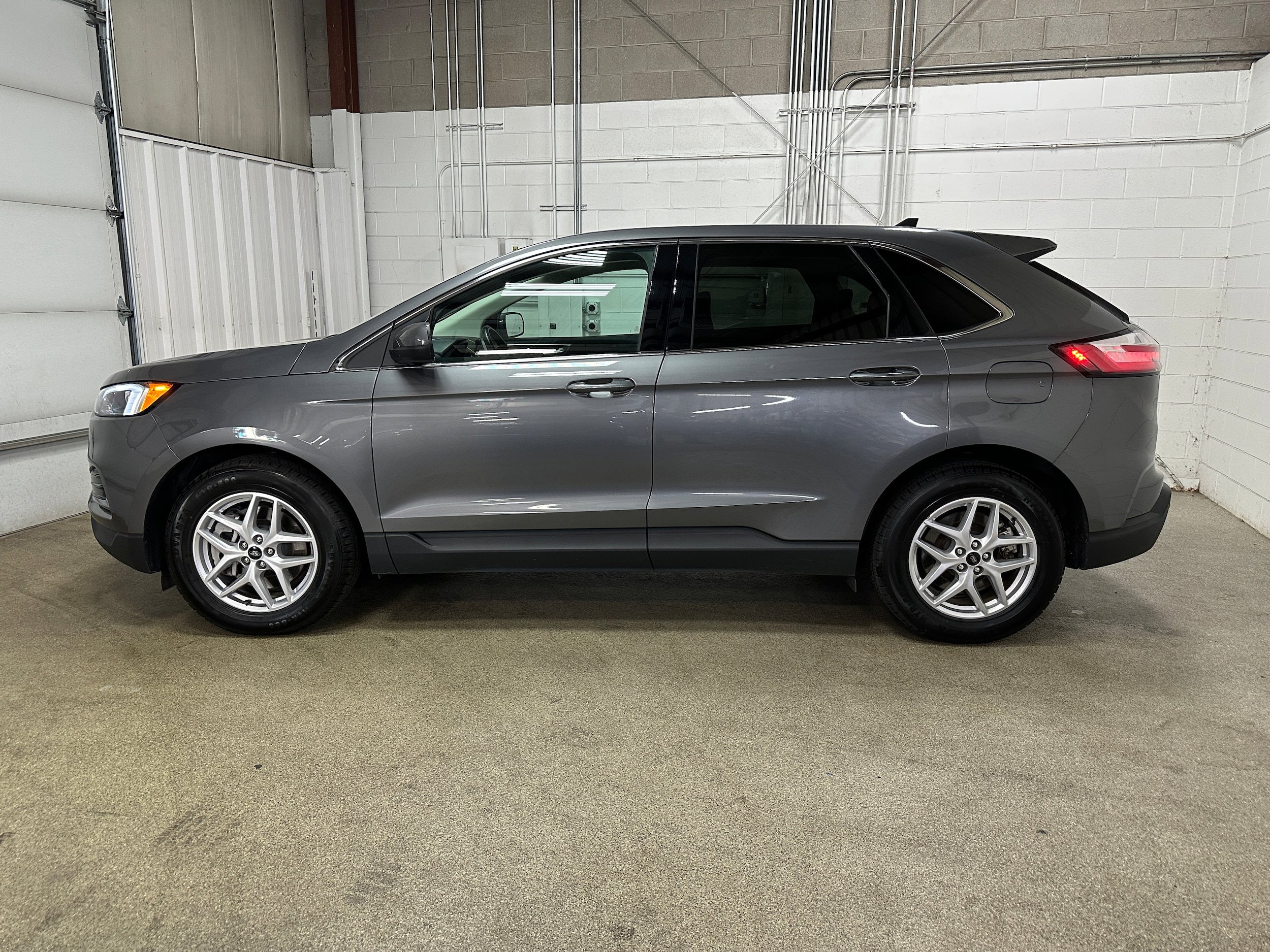 Certified 2024 Ford Edge SEL AWD/4WD image 5