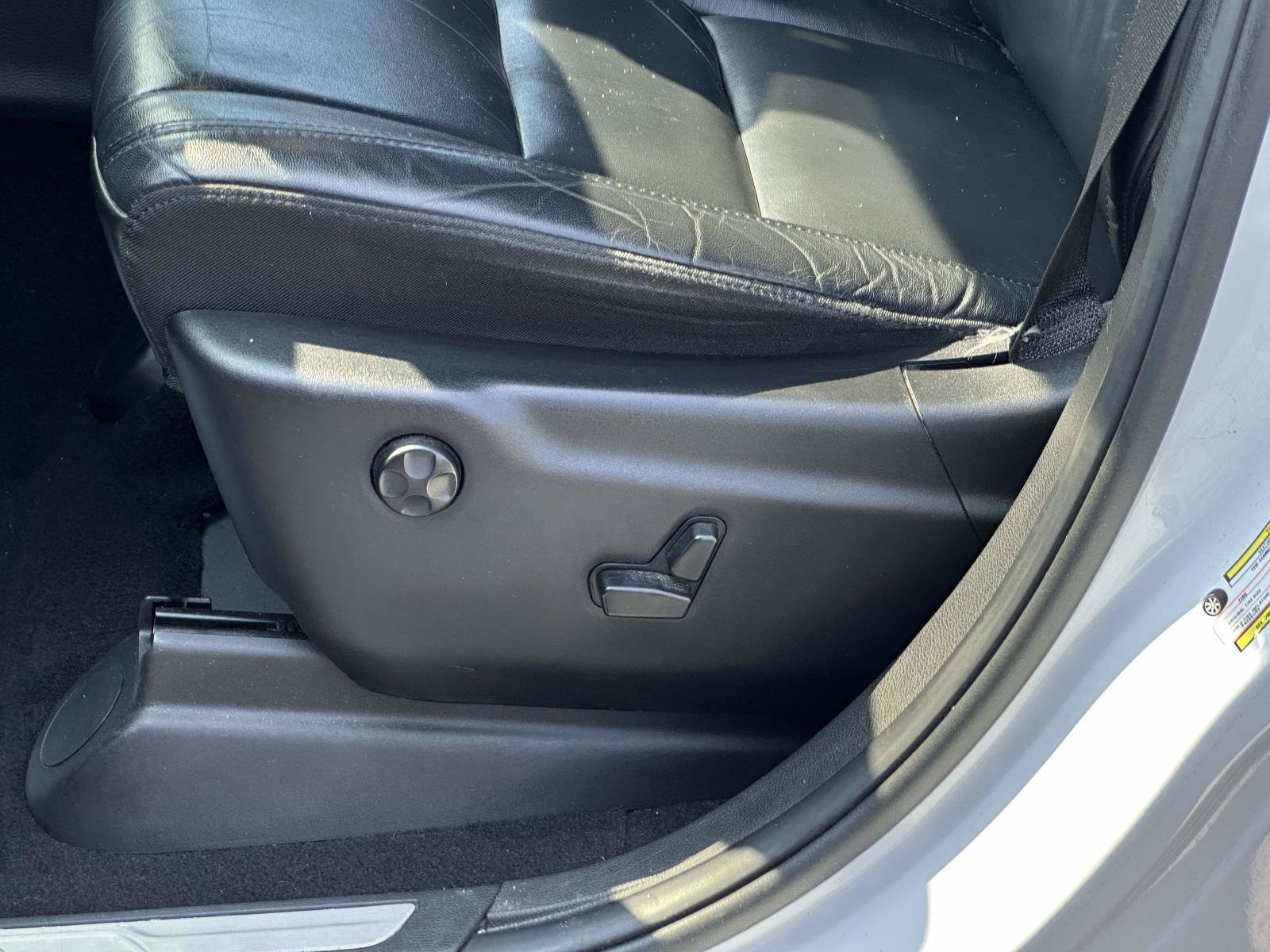 Used 2019 Jeep Grand Cherokee Limited AWD/4WD image 16
