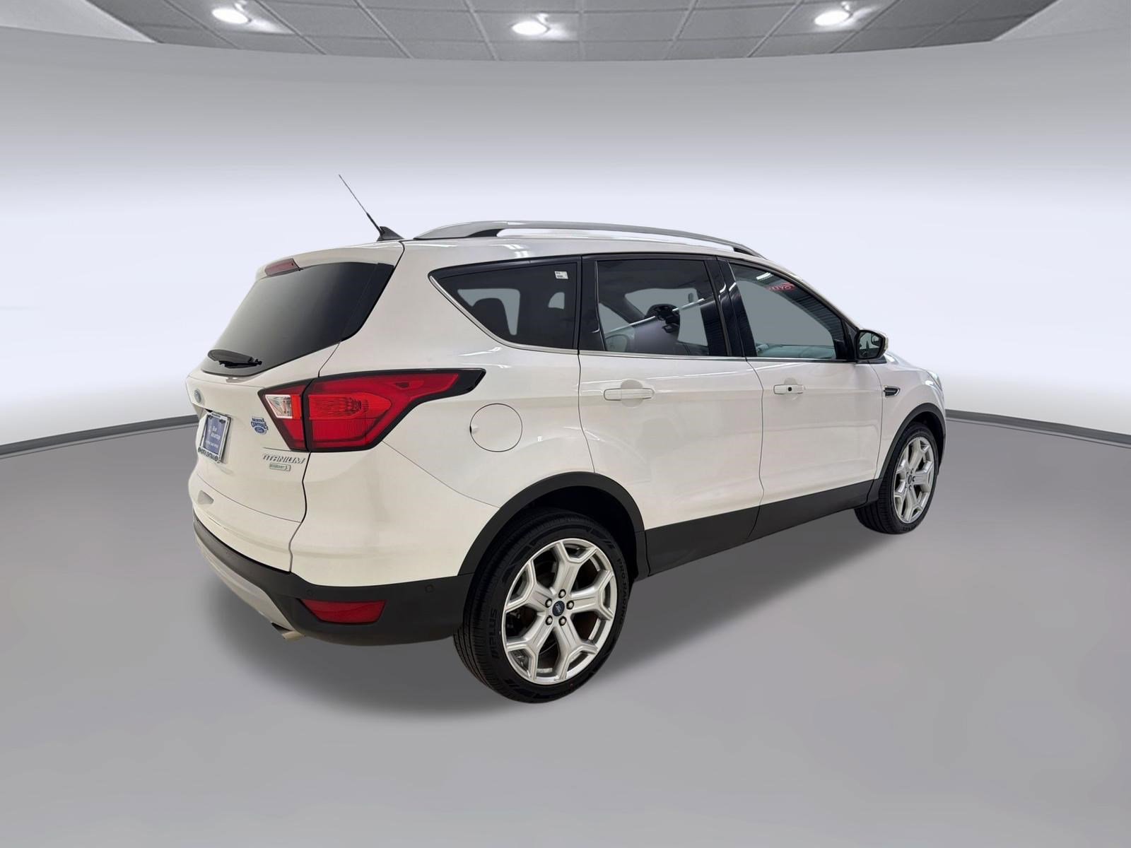 Certified 2019 Ford Escape Titanium FWD image 9