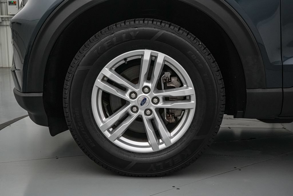 Certified 2023 Ford Explorer XLT w/ Equipment Group 202A AWD/4WD image 10