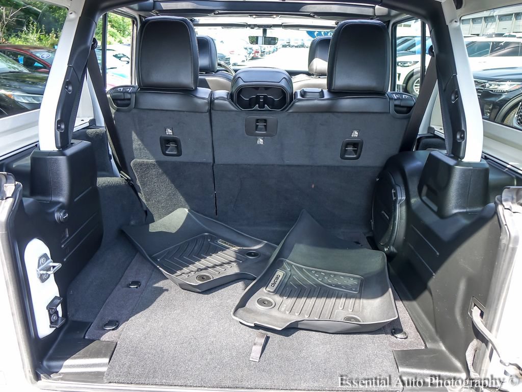 Used 2023 Jeep Wrangler Unlimited Sahara AWD/4WD image 22
