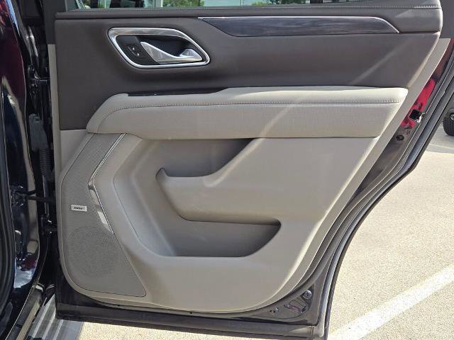 Used 2022 GMC Yukon SLT w/ SLT Premium Package image 12