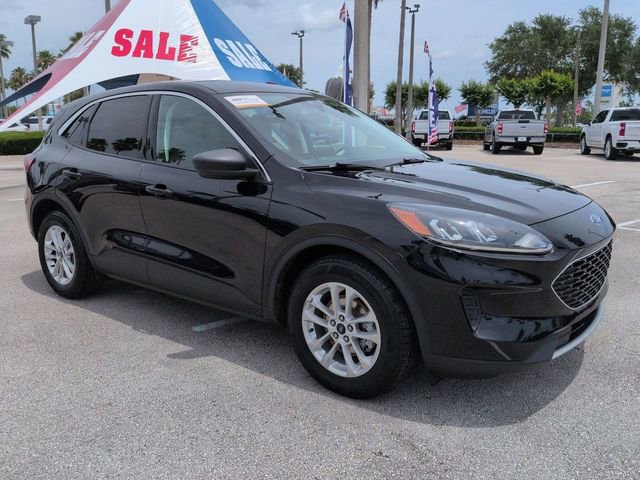 Certified 2022 Ford Escape SE FWD image 2