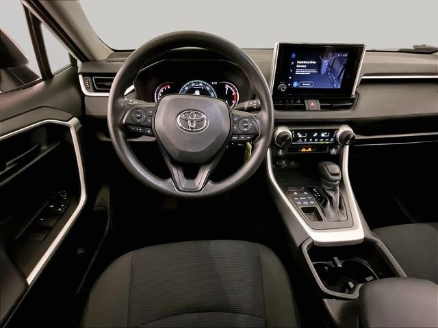 Used 2025 Toyota RAV4 LE AWD/4WD image 5