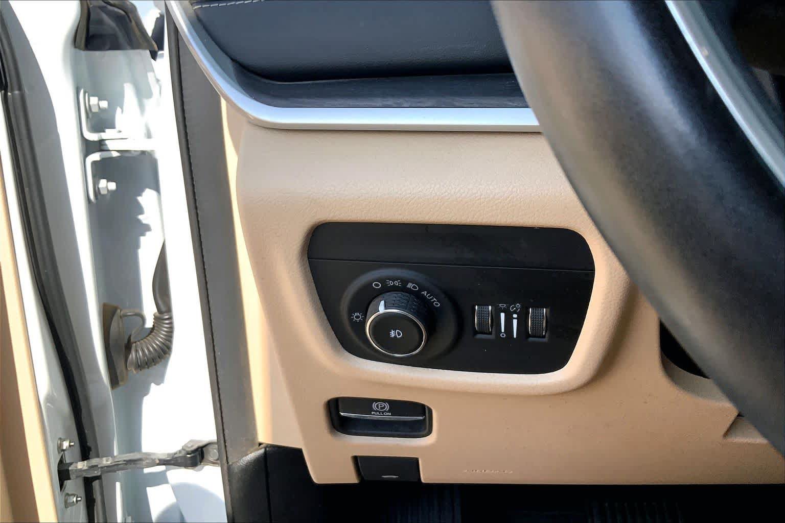 Used 2022 Jeep Grand Cherokee L Limited AWD/4WD image 36