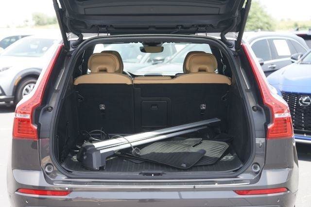 Used 2022 Volvo XC60 T8 Inscription w/ Advanced Package AWD/4WD image 32