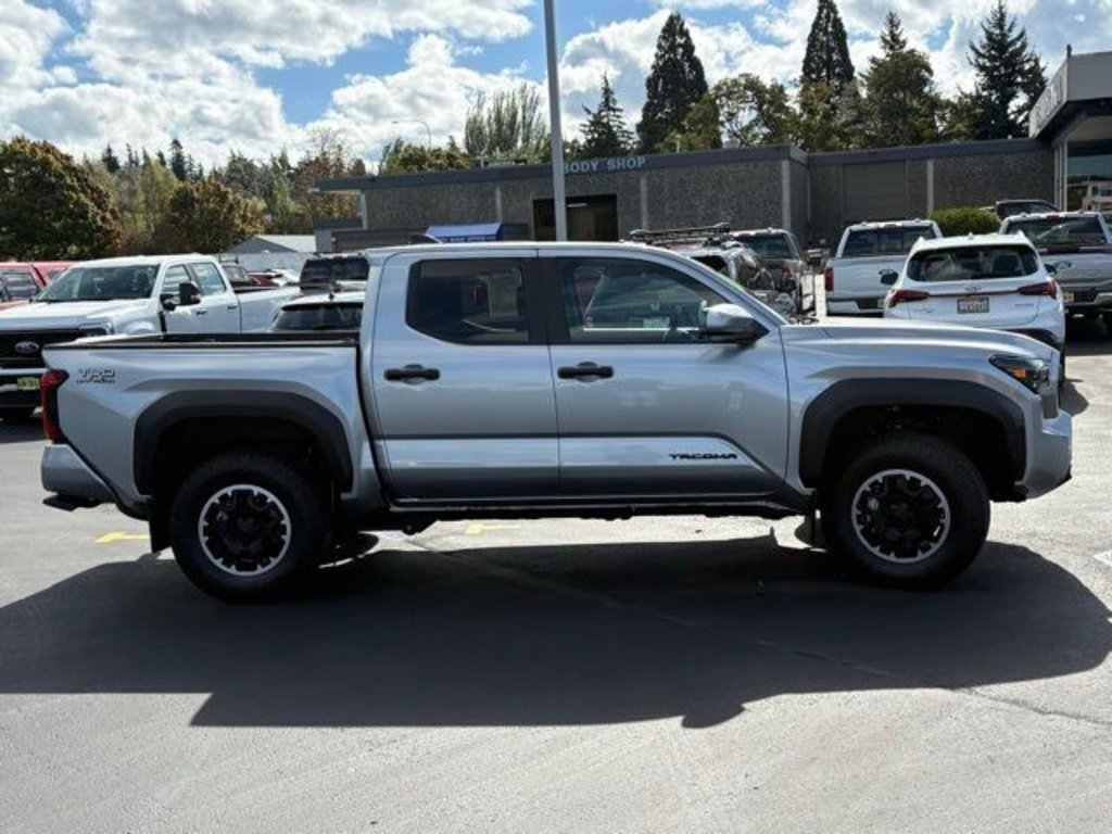Used 2024 Toyota Tacoma 4x4 Double Cab image 4