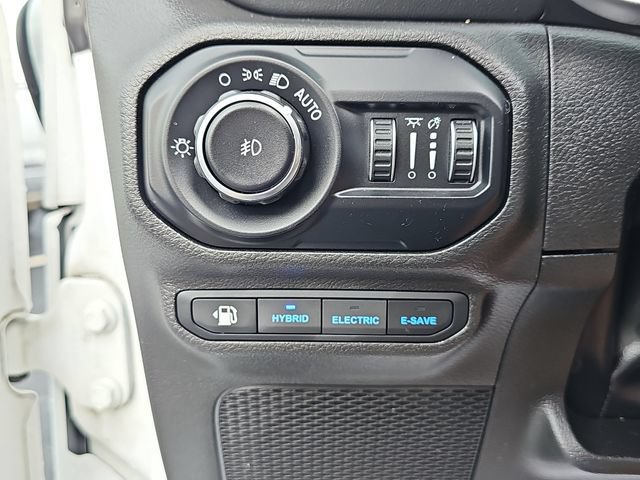 Used 2022 Jeep Wrangler Unlimited Sahara w/ Cold Weather Group AWD/4WD image 31