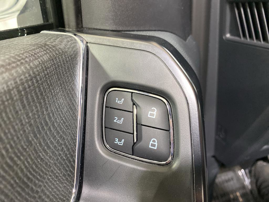 Certified 2022 Ford F150 Platinum w/ Equipment Group 701A High image 17