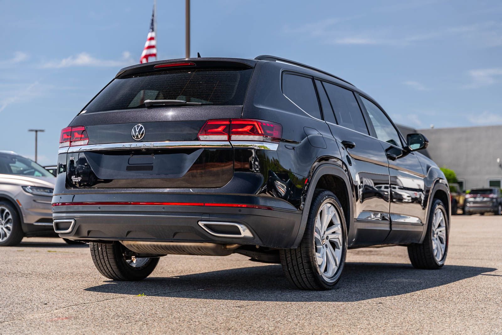 Used 2021 Volkswagen Atlas SE w/ Panoramic Sunroof Package FWD image 7